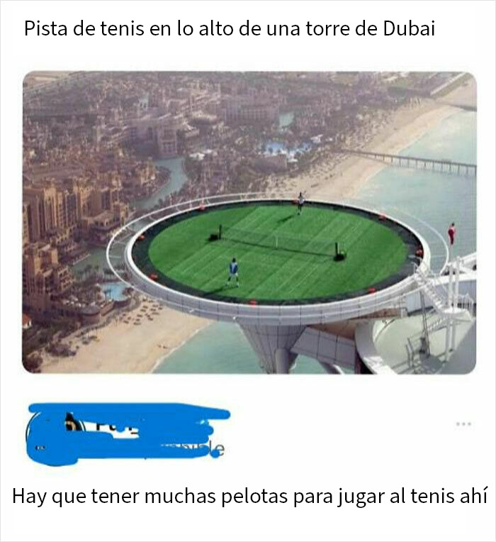 Pista de tenis en lo alto de torre en Dubai con vista impresionante, ejemplificando respuestas brutales y situaciones extremas.