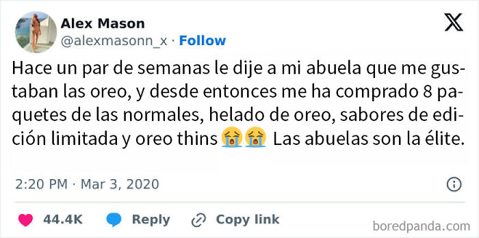 Conversación de mensajes con humor británico único, mostrando un juego de palabras ingenioso y una respuesta sarcástica.