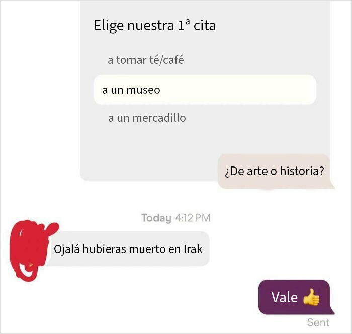 Conversación de mensajes donde una mujer muestra comportamiento delirante y hostil en redes sociales.