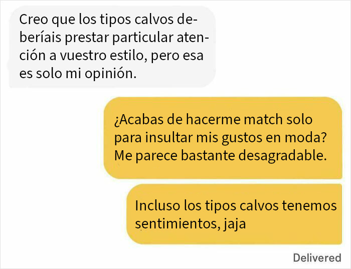 Conversación en redes mostrando comportamiento iluso de mujeres y su interacción con comentarios sobre estilo y sentimiento.