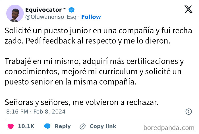 Persona rechazadas brutalmente tras solicitar puestos junior y senior en la misma empresa, mostrando resiliencia y superación personal.