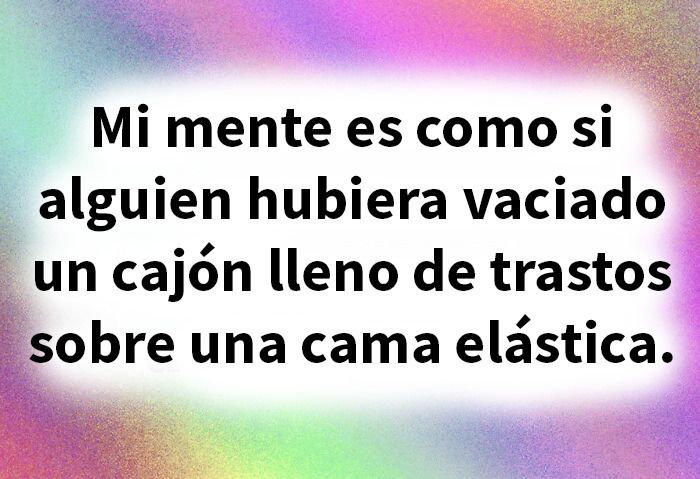 Texto en fondo degradado con colores vivos que dice frase divertida sobre mente desordenada; memes de ADHD para neurodivergentes.