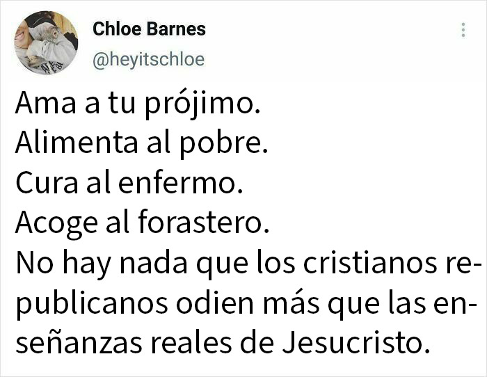 Tuit con mensaje sobre amar al prójimo y confusión que causa la enseñanza cristiana real, causando facepalm en redes sociales.