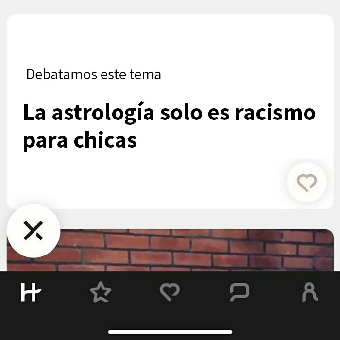 Hombre patético y cringe enviando mensajes con correcciones y mostrando su verdadero carácter al instante.