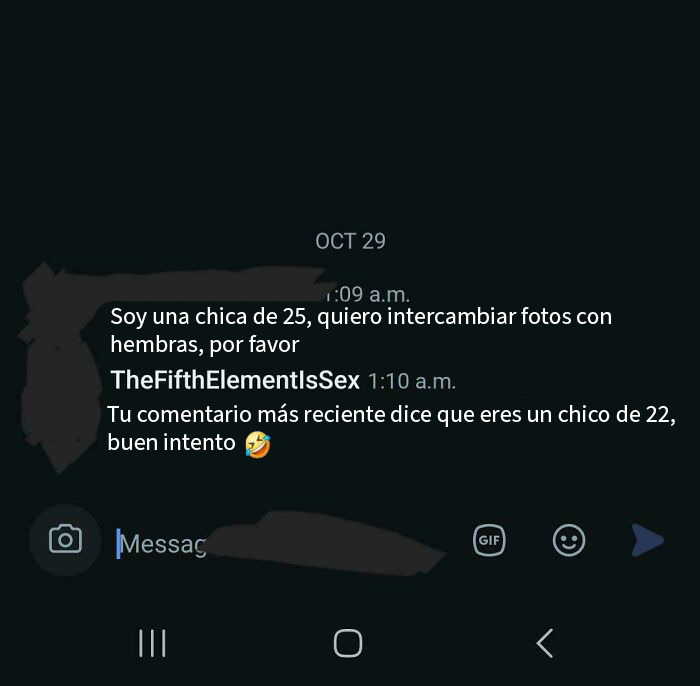 Intercambio de mensajes mostrando una mujer haciendo un comeback savage que hace arrepentir a un hombre creepy inmediatamente.