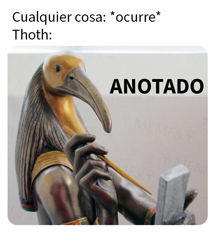 Tuit humorístico sobre mitos clásicos que compara leyendas y provoca risa con memes divertidos de mitología.