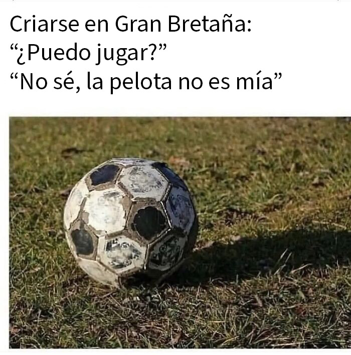 Tuit humorístico sobre costumbres británicas mostrando memes divertidos y únicos de la cultura británica.