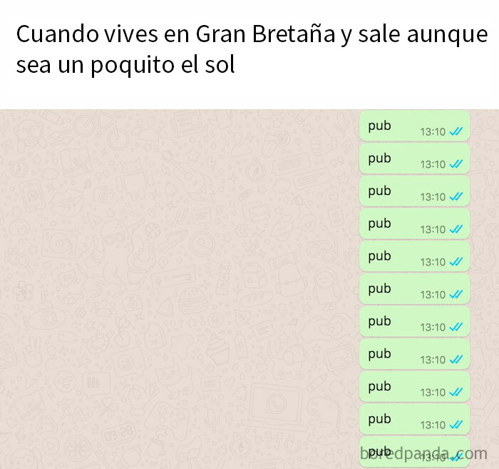 Pareja mostrando camisetas con humor británico único reflejado en divertidos memes y posts sobre los británicos.