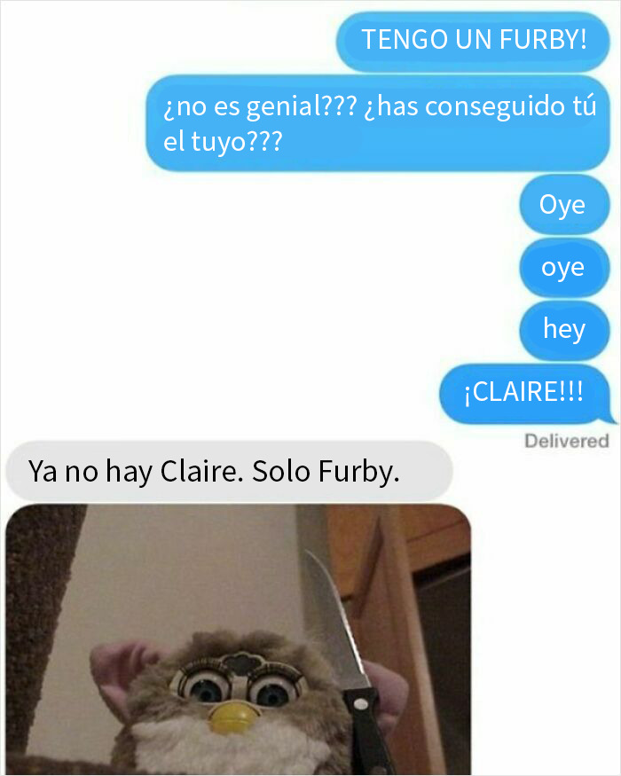 Conversación divertida con textos sobre un Furby y un mensaje cómico acompañado de imagen humorística.