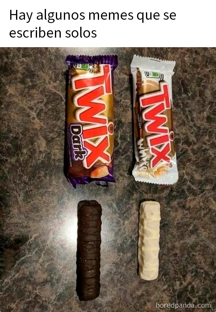 Barras de chocolate Twix oscuras y blancas lado a lado, mostrando un meme divertido para reír rápidamente.