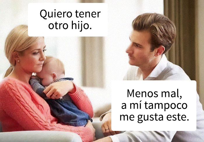 Pareja con bebé discutiendo sobre tener otro hijo, texto divertido que muestra memes hilarantes de crianza para padres agotados.