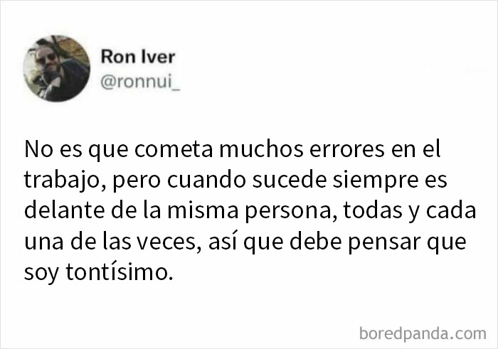 Publicación humorística en inglés sobre errores en el trabajo, para personas que usan el humor como mecanismo de afrontamiento.