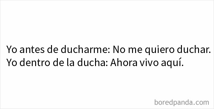Texto humorístico en inglés sobre la procrastinación y el humor como mecanismo de afrontamiento en internet.