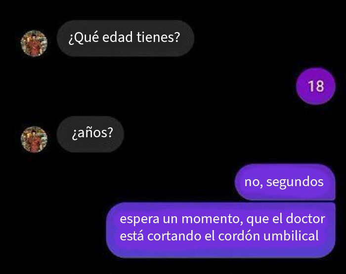 Conversación hilarante en mensajes de texto donde alguien responde con humor sobre su edad para hacer reír juntos.
