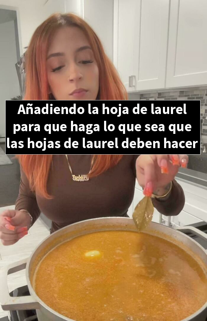 Persona acostada sobre tierra con texto sobre conversaciones, ilustración relacionada con screenshots divertidos e inesperados.