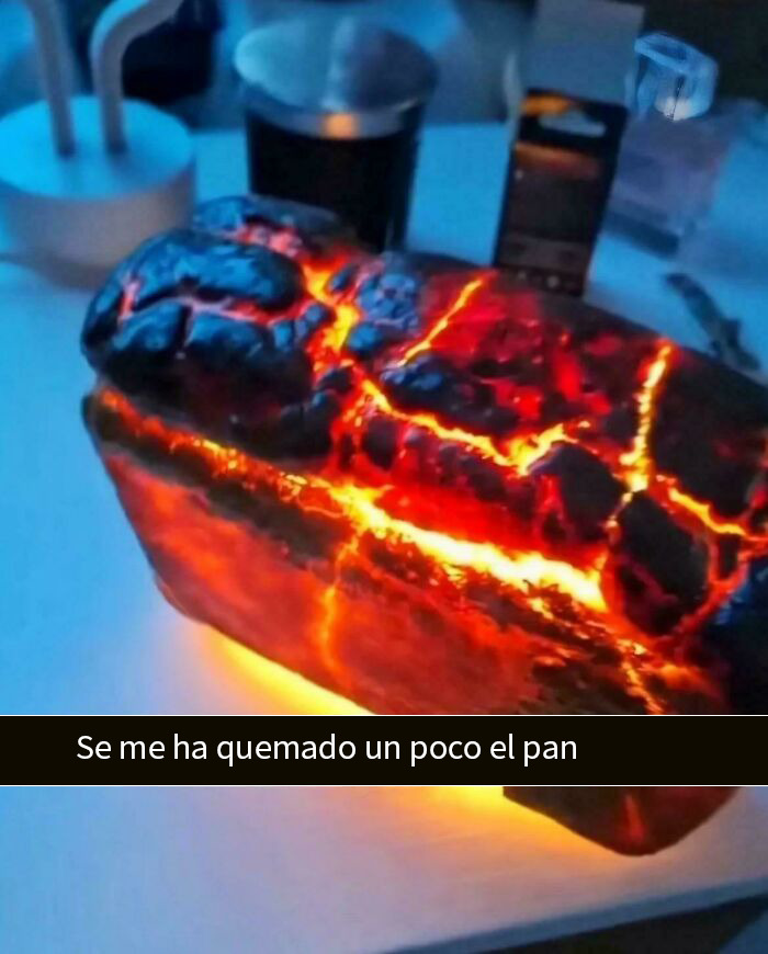 Pan quemado con apariencia de lava brillante, captura divertida y sorprendente con humor en screenshot.