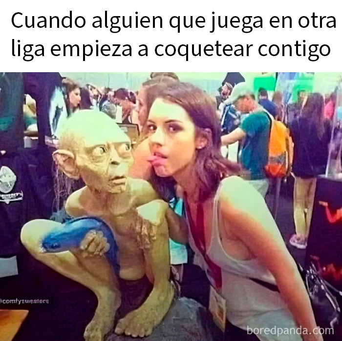 Ilustración de meme con figura esquelética en computador, representando memes aleatorios para levantar el ánimo hoy.