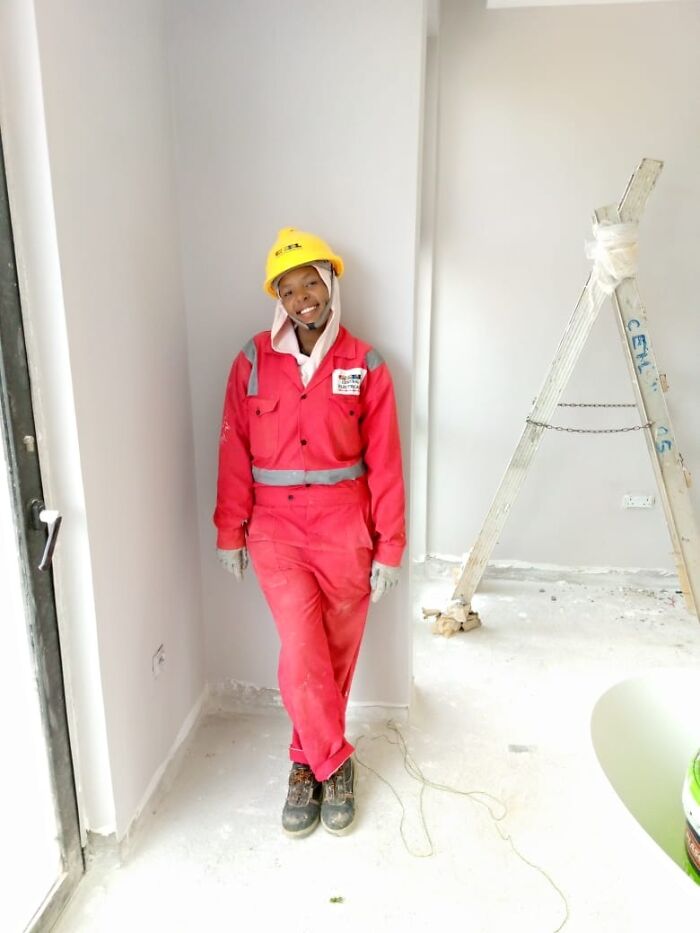 Woman Wonders Why Others Don’t Get Their Nails Done, Gets 86 Hilariously Honest Replies