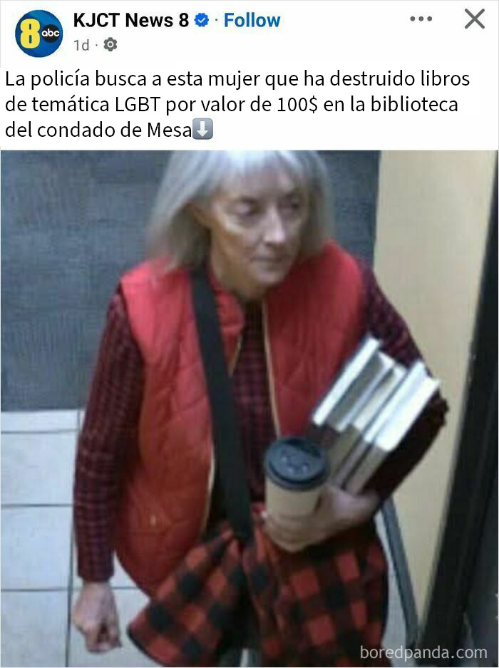 Se puso a destruir libros de la biblioteca