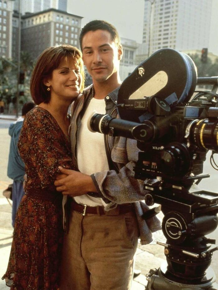 Sandra Bullock y Keanu Reeves en el set de rodaje de Speed, 1994