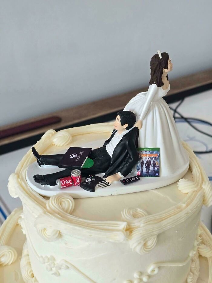 Mi amigo es fotógrafo de bodas. A todo el mundo esto le parece algo tierno. A mí me parece repugnante.
