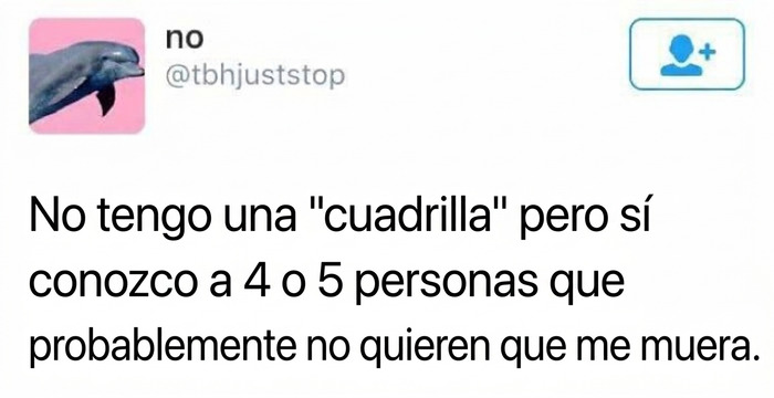 Captura de pantalla de Twitter con memes divertidos sobre no tener un grupo de amigos