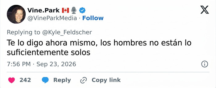 Publicaci&oacute;n de X comentando sobre un hombre y su esposa en un partido de b&eacute;isbol.