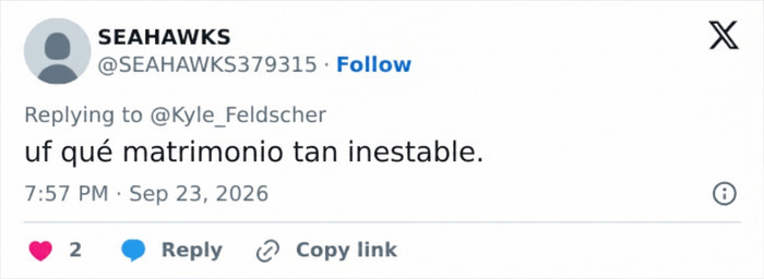 Comentario en X sobre matrimonio inestable tras video viral de un hombre con su esposa en partido de b&eacute;isbol