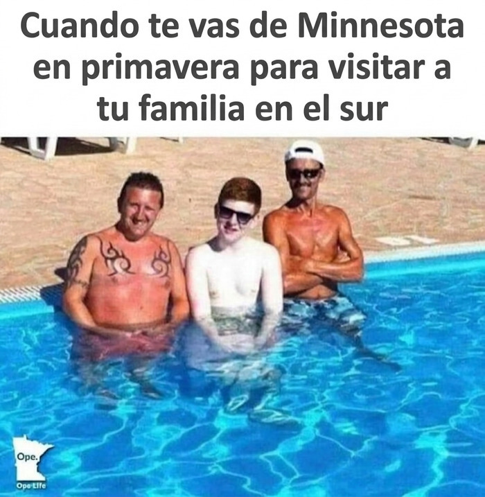 Meme gracioso de personas en una piscina comparando el sol de Florida y Minnesota