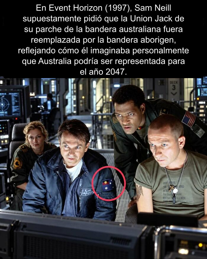 Escena de película de ciencia ficción que muestra un detalle de vestuario con interesantes datos curiosos
