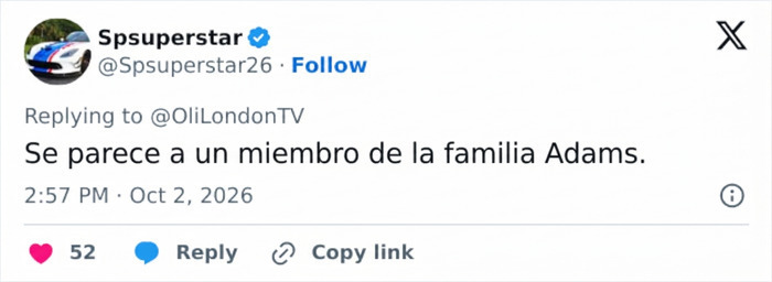 Captura de tuit que compara a Megan Fox con un personaje de Los Locos Addams tras su nuevo aspecto