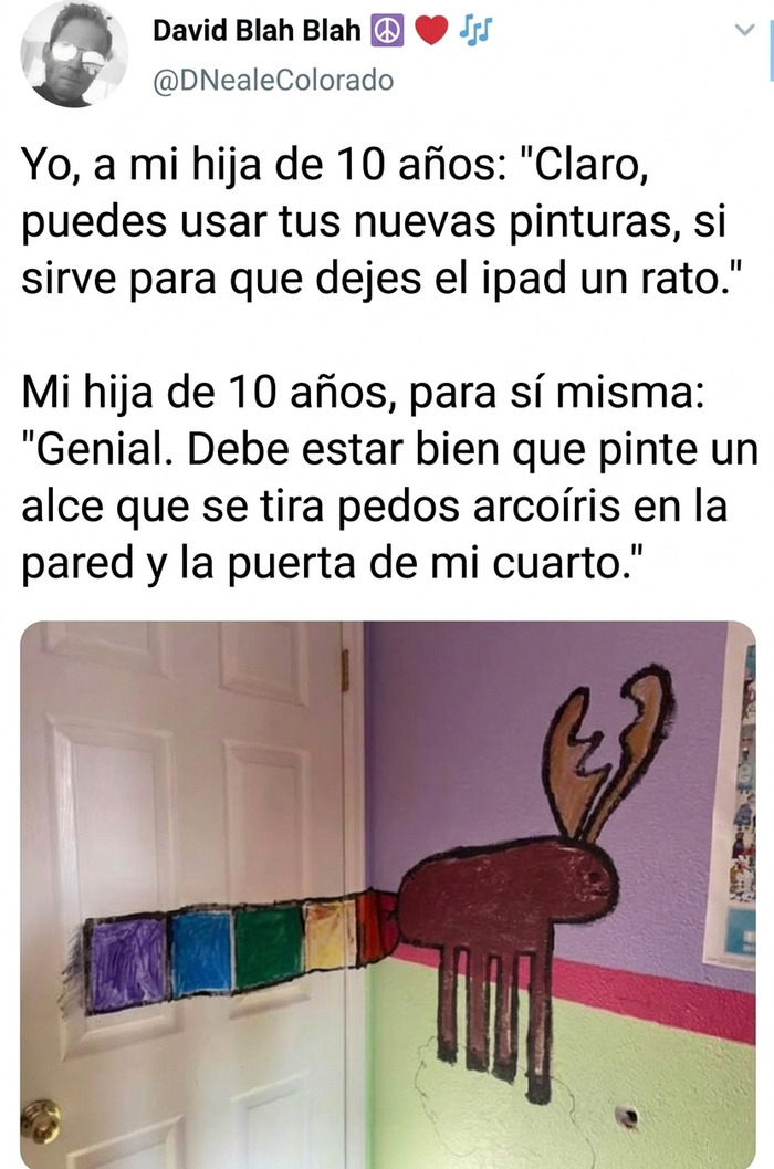 Dibujo infantil de un alce en la pared en publicaciones reconfortantes.