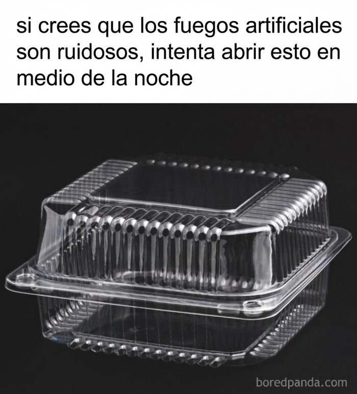 Memes divertidos de un ruidoso envase de plastico transparente
