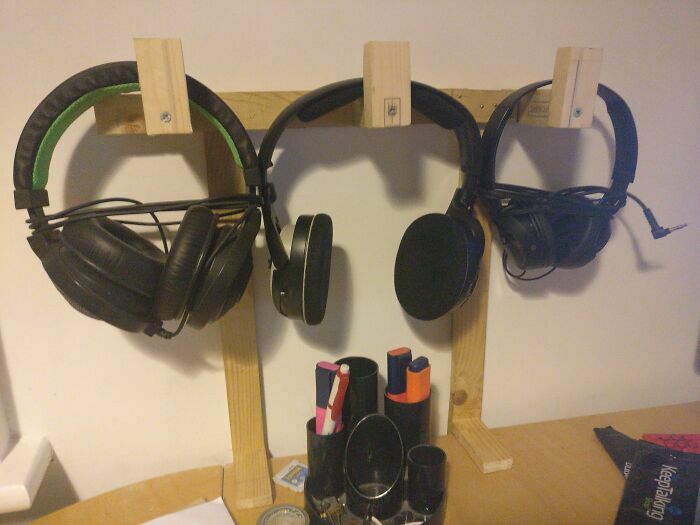 Soporte de madera para auriculares, ejemplo de proyectos caseros