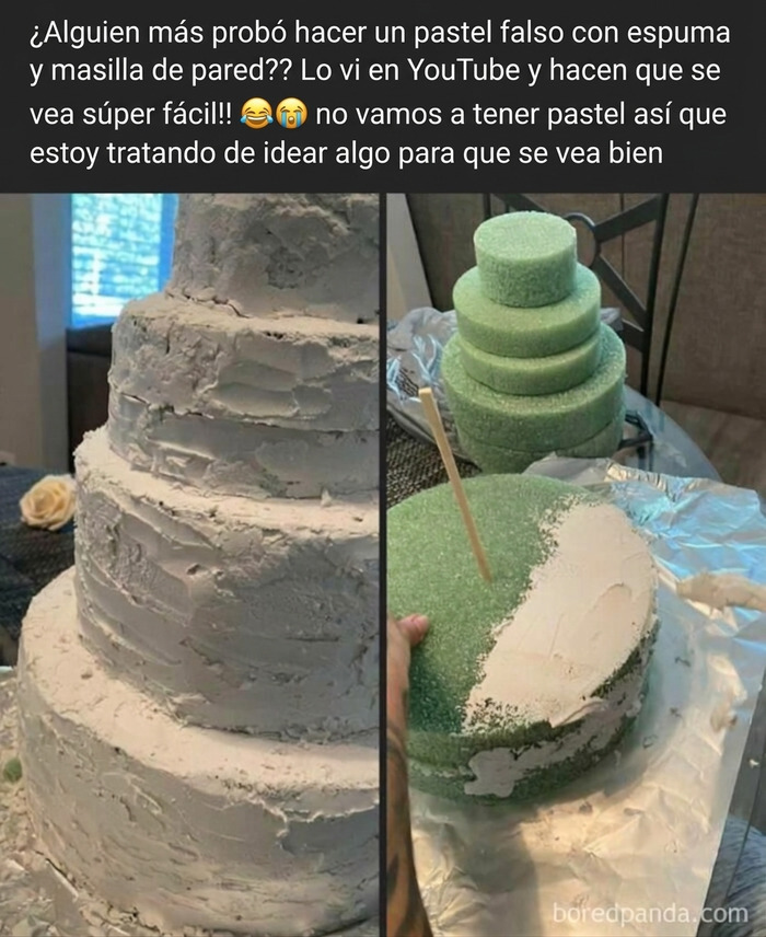 Intento fallido de pastel casero con espuma en bodas extravagantes.