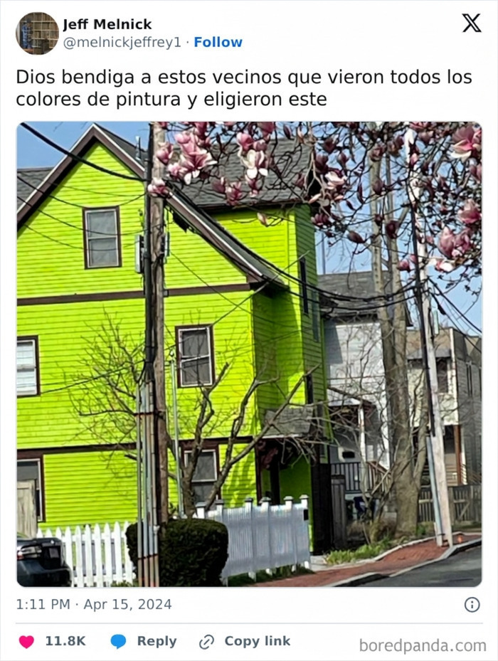 Vecinos pintan casa con color verde neón llamativo