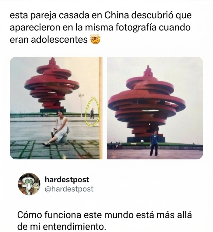 Pareja casada en China apareció en la misma fotografía adolescente en escultura roja icónica