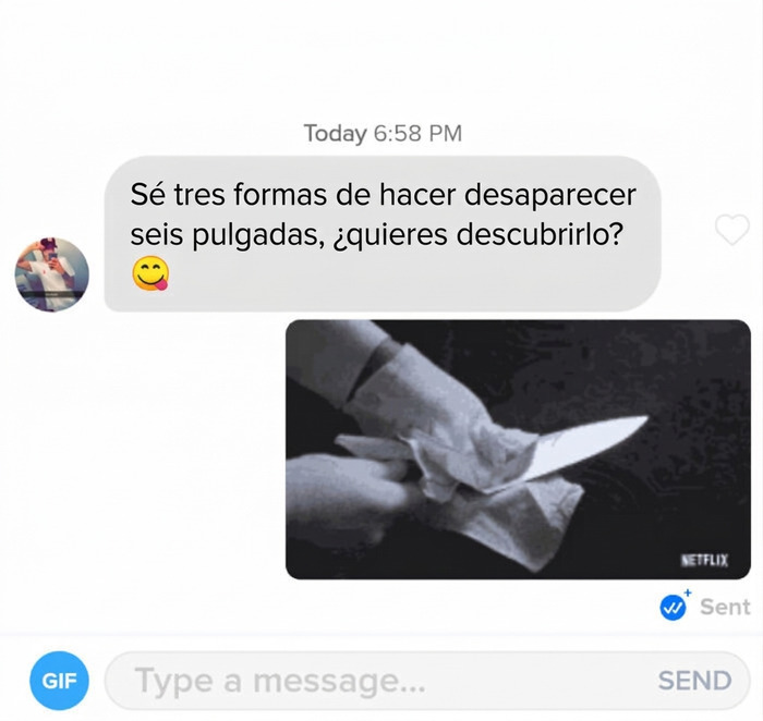 Chat con mensaje ridículo y gif sobre desaparecer pulgadas en texto