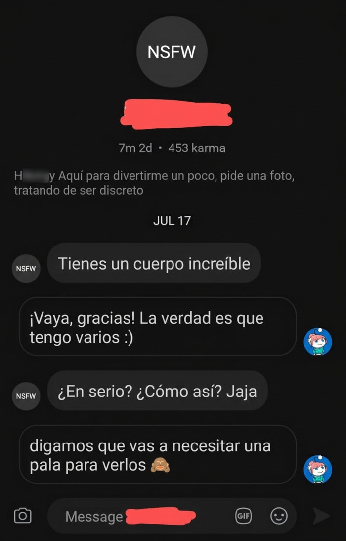 Pantallazo de mensajes con cumplidos y respuestas sarcásticas en exposición de hombres ridículos