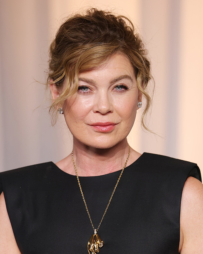 Primer plano de Ellen Pompeo en las fotos sin editar de las celebridades en la Gala del Academy Museum.
