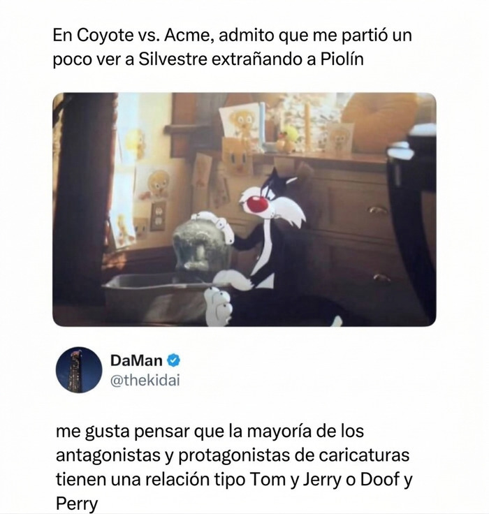 Escena del gato Silvestre en una habitación llena de fotos en divertidos memes.