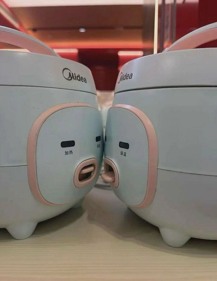 Imágenes y memes sin contexto de dos electrodomésticos colocados frente a frente como si se estuvieran besando
