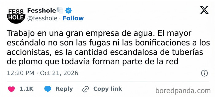 Publicación con confesiones anónimas sobre el estado de las tuberías en una empresa de agua.