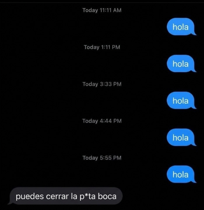 Conversación en pantalla de mensajes de texto incómodos con repetidos saludos ignorados.